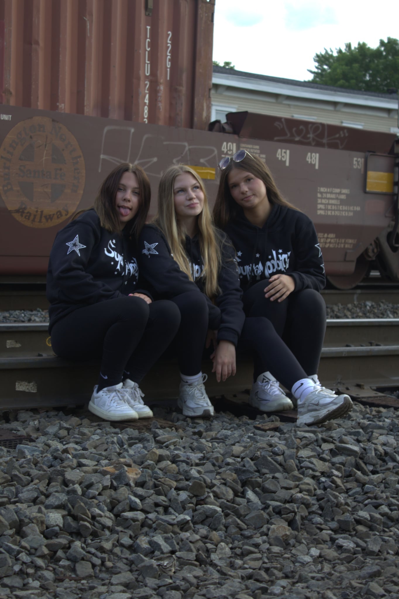 Supremodari 100% Black Polyester Unisex Motivational Streetwear Hoodie Drop 001